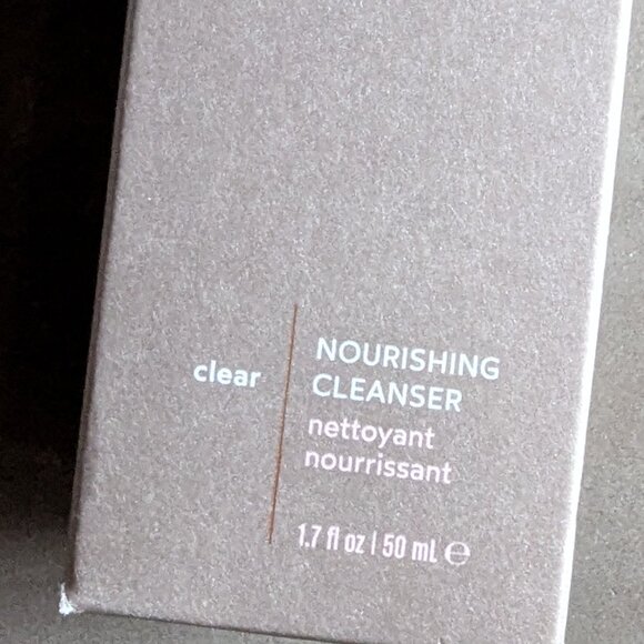 True Botanicals | Nourishing Cleanser - Picture 6 of 16